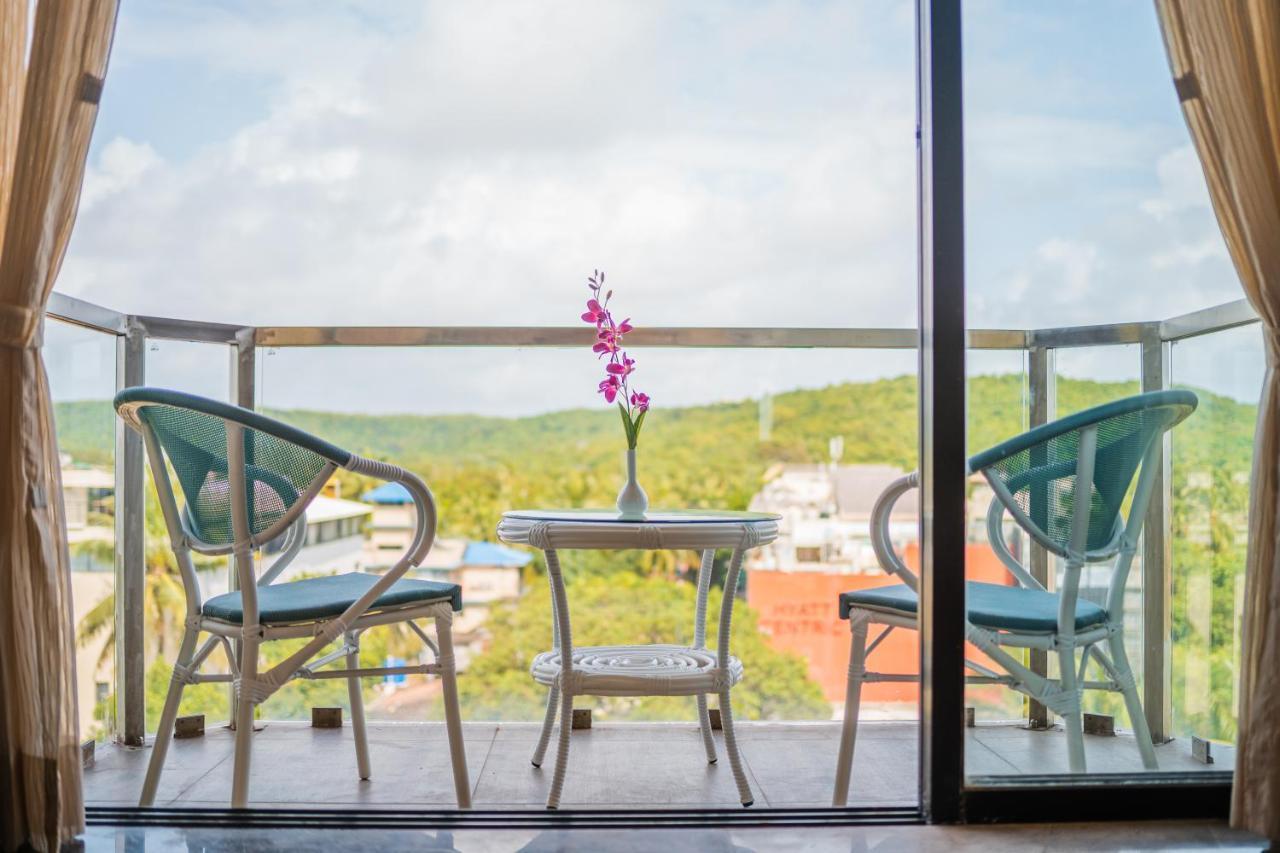Regenta Central Imperial Candolim Goa Exterior photo