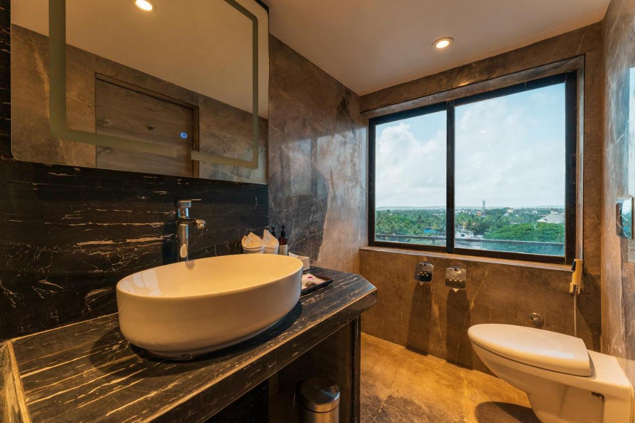 Regenta Central Imperial Candolim Goa Exterior photo