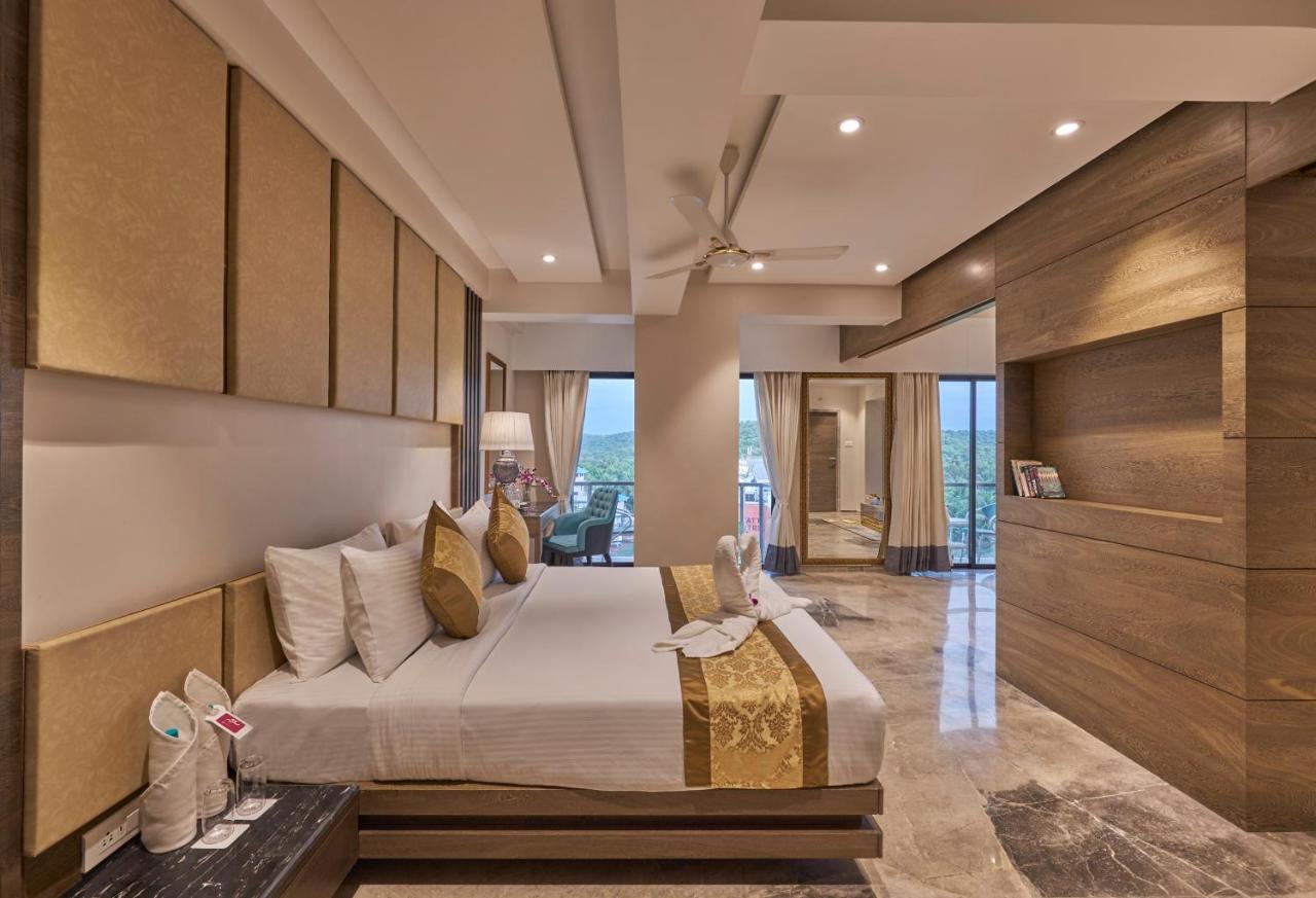 Regenta Central Imperial Candolim Goa Exterior photo